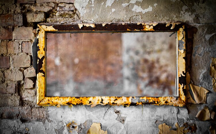 Defusing Conflict with Strong Reflection
